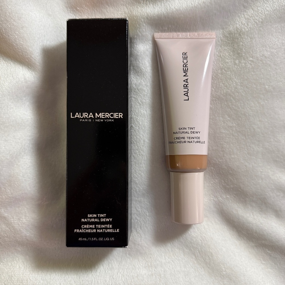 Laura Mercier Long-Wear Tinted Moisturizer Skin Tint Natural Dewy in "3N Sand"